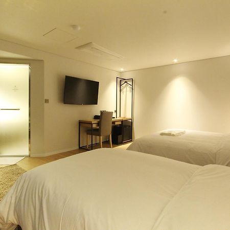 Hotel Londoner Hwamyeong Busan Buitenkant foto