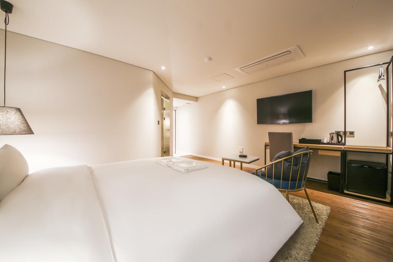 Hotel Londoner Hwamyeong Busan Buitenkant foto