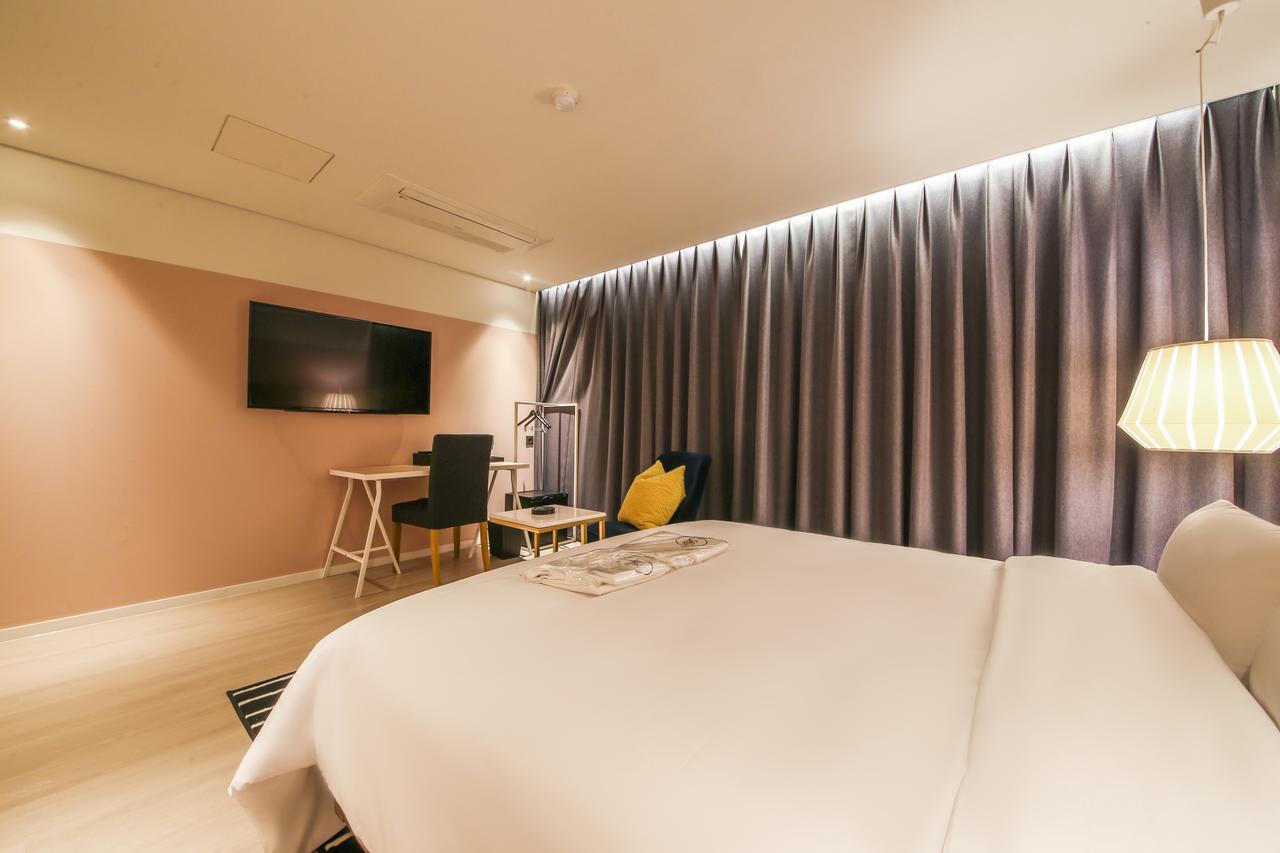 Hotel Londoner Hwamyeong Busan Buitenkant foto