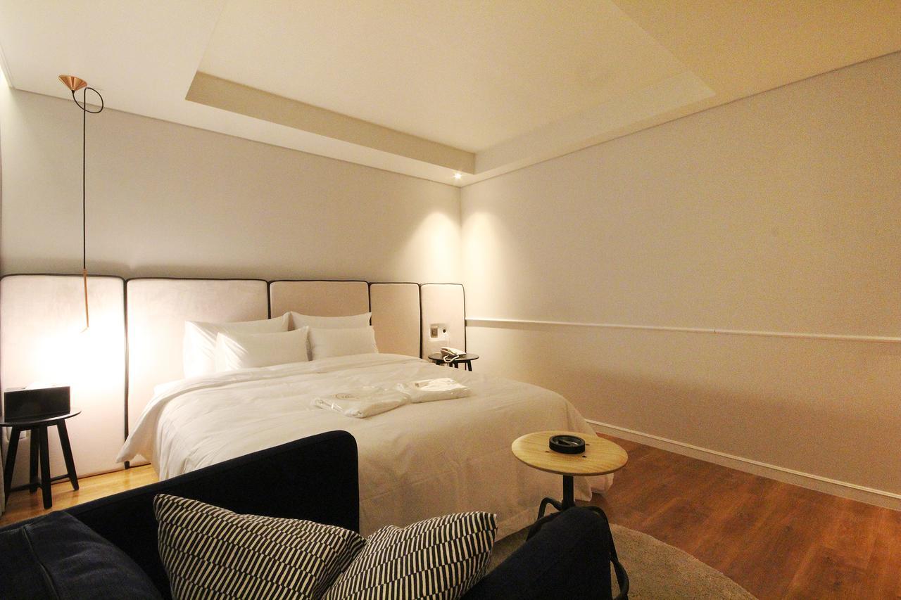 Hotel Londoner Hwamyeong Busan Buitenkant foto