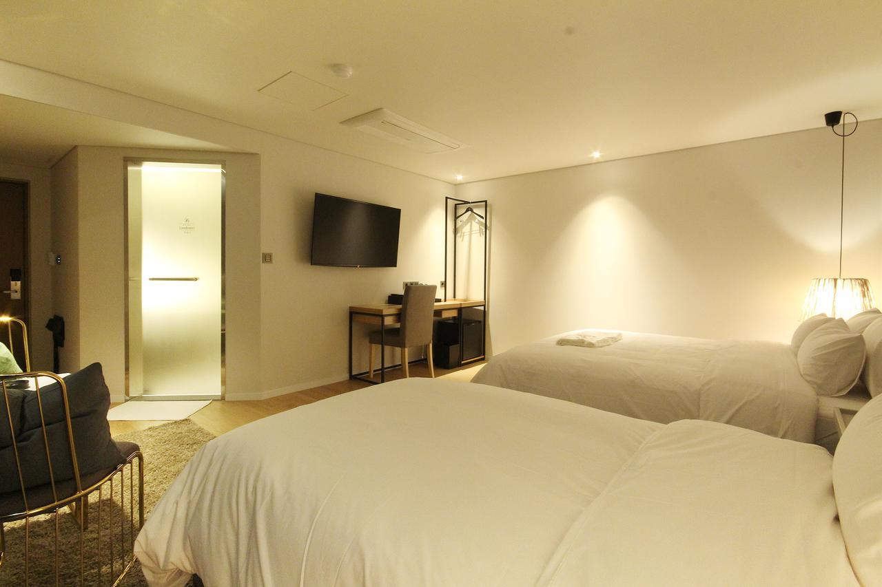 Hotel Londoner Hwamyeong Busan Buitenkant foto