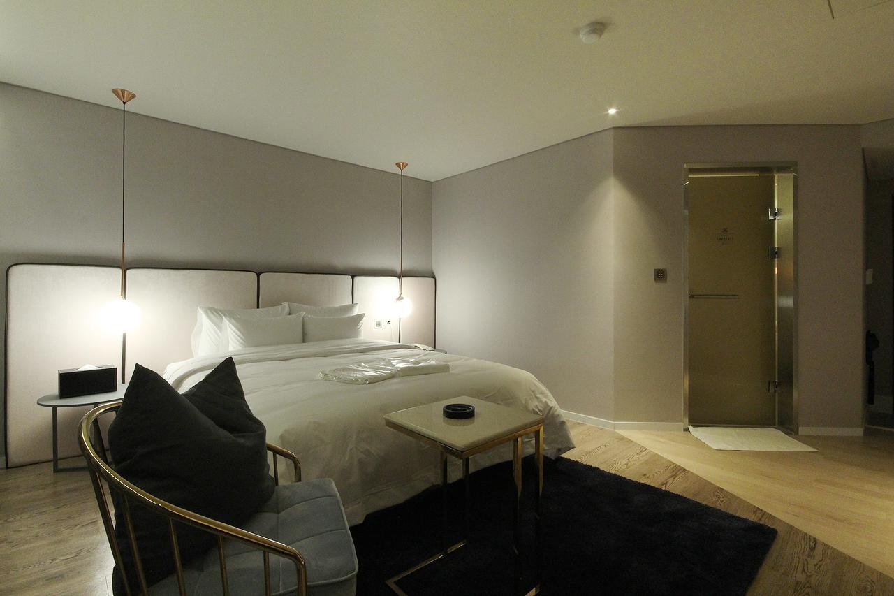 Hotel Londoner Hwamyeong Busan Buitenkant foto