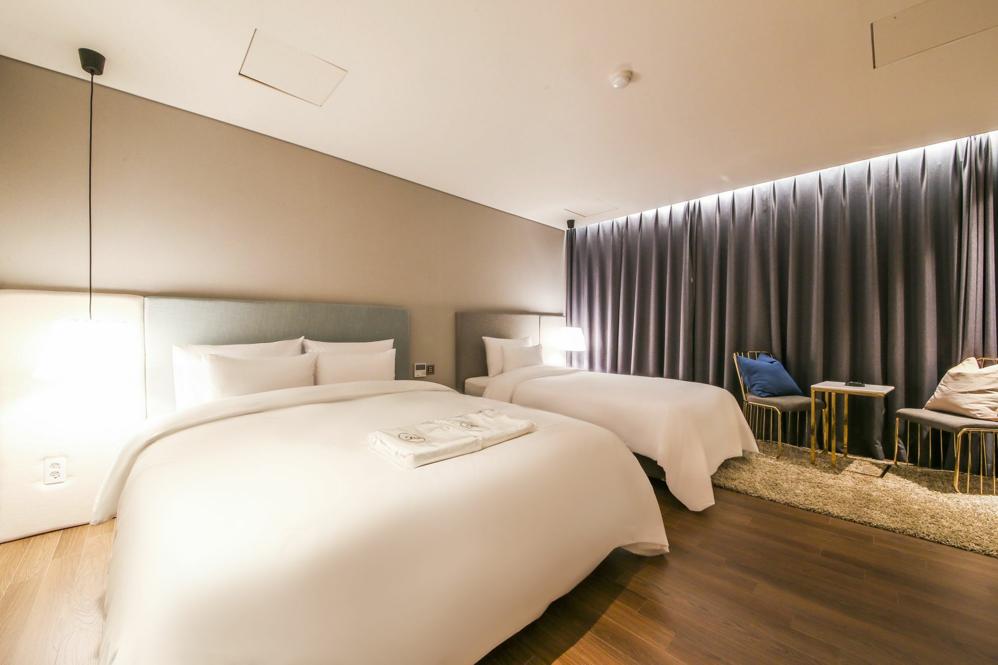 Hotel Londoner Hwamyeong Busan Buitenkant foto