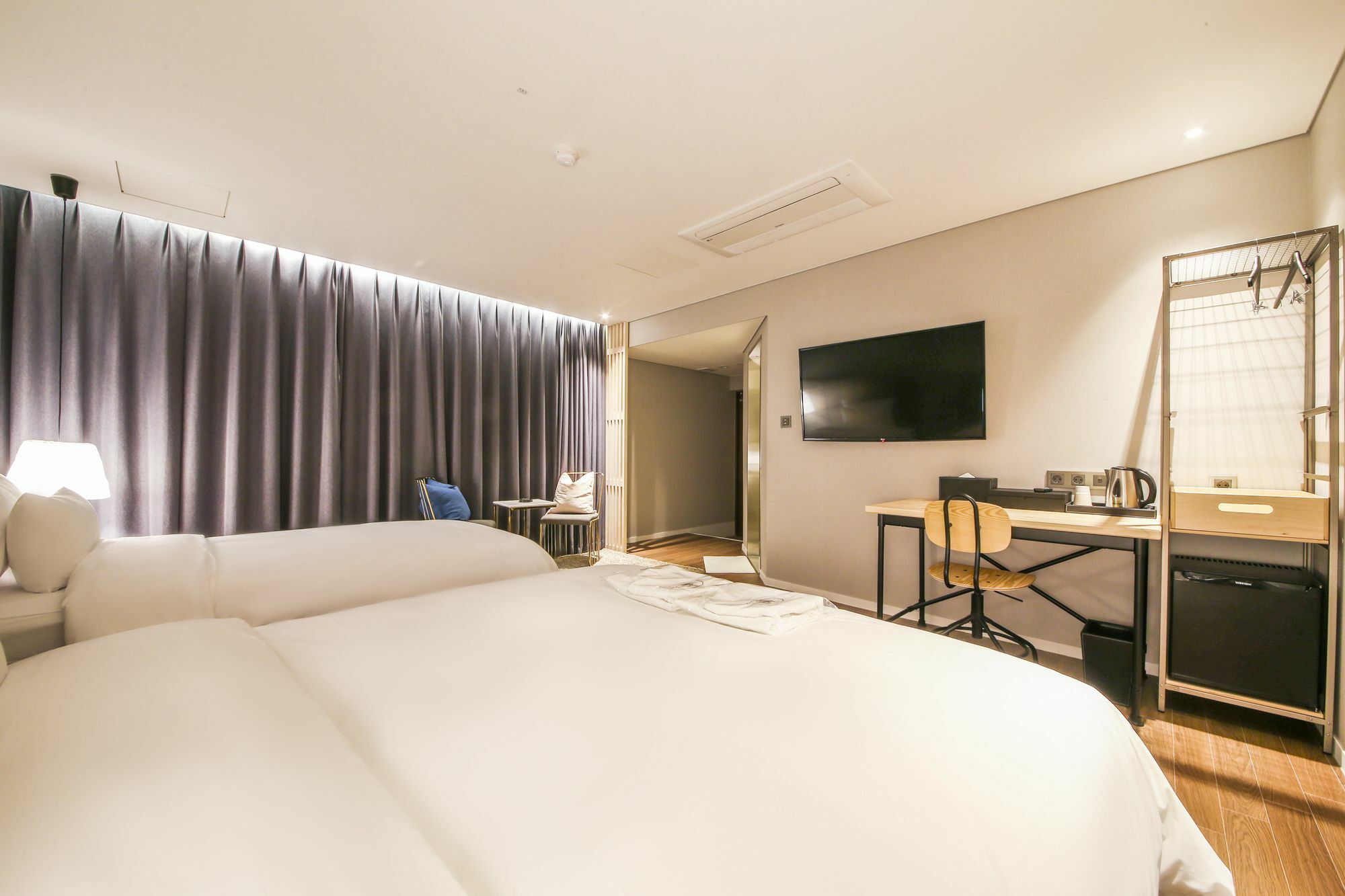 Hotel Londoner Hwamyeong Busan Buitenkant foto