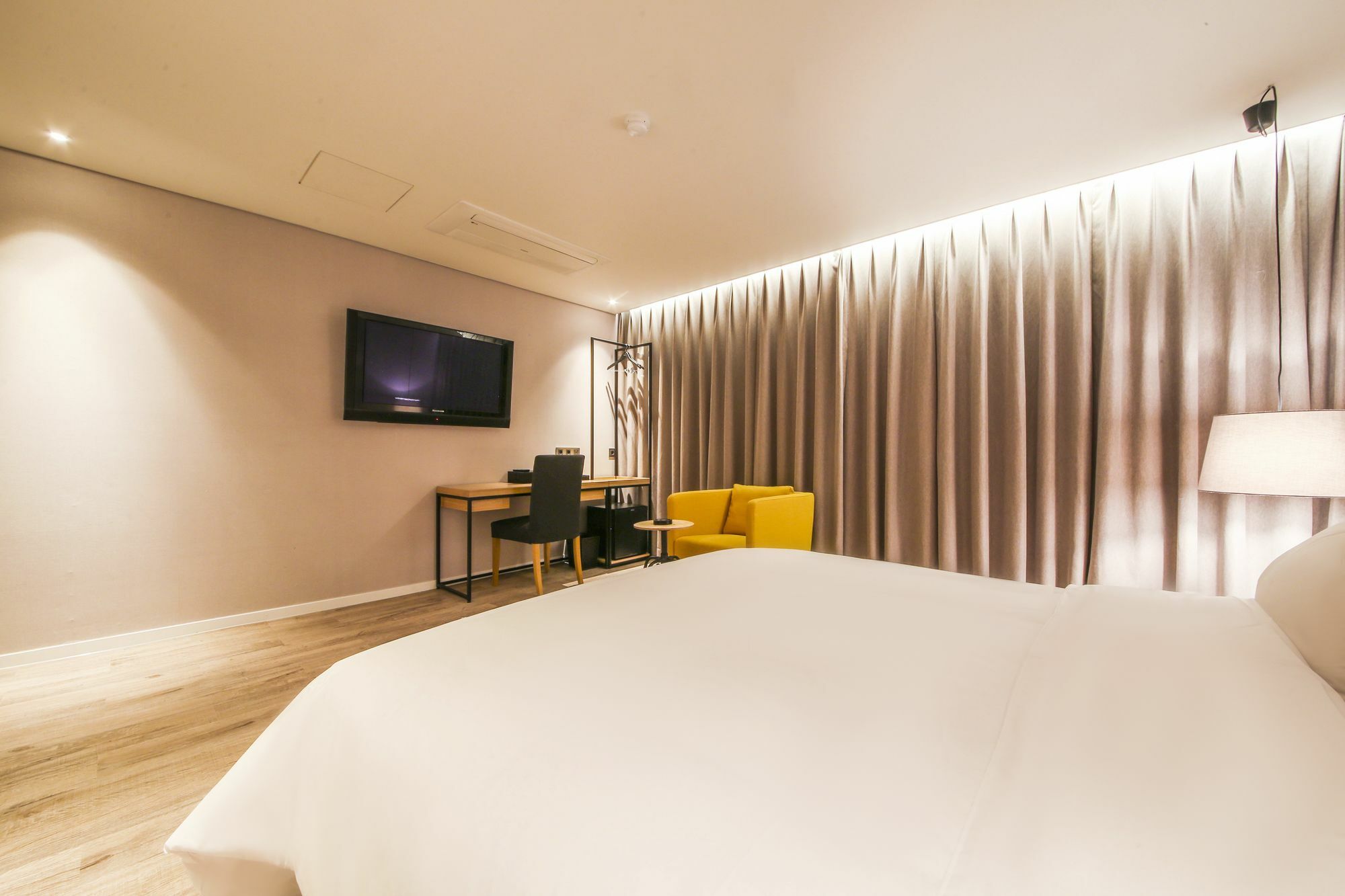 Hotel Londoner Hwamyeong Busan Buitenkant foto