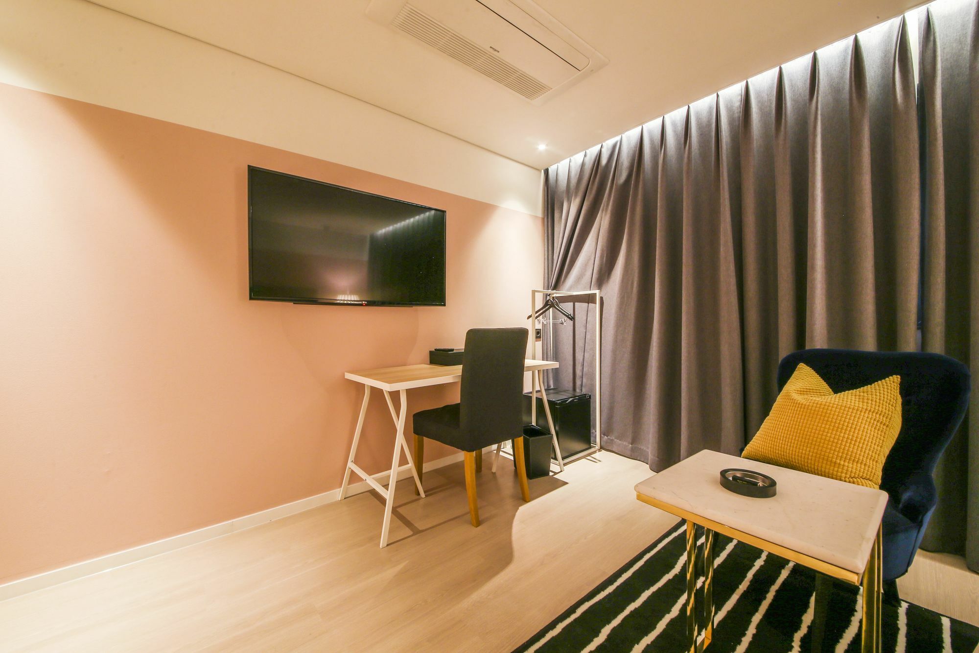 Hotel Londoner Hwamyeong Busan Buitenkant foto