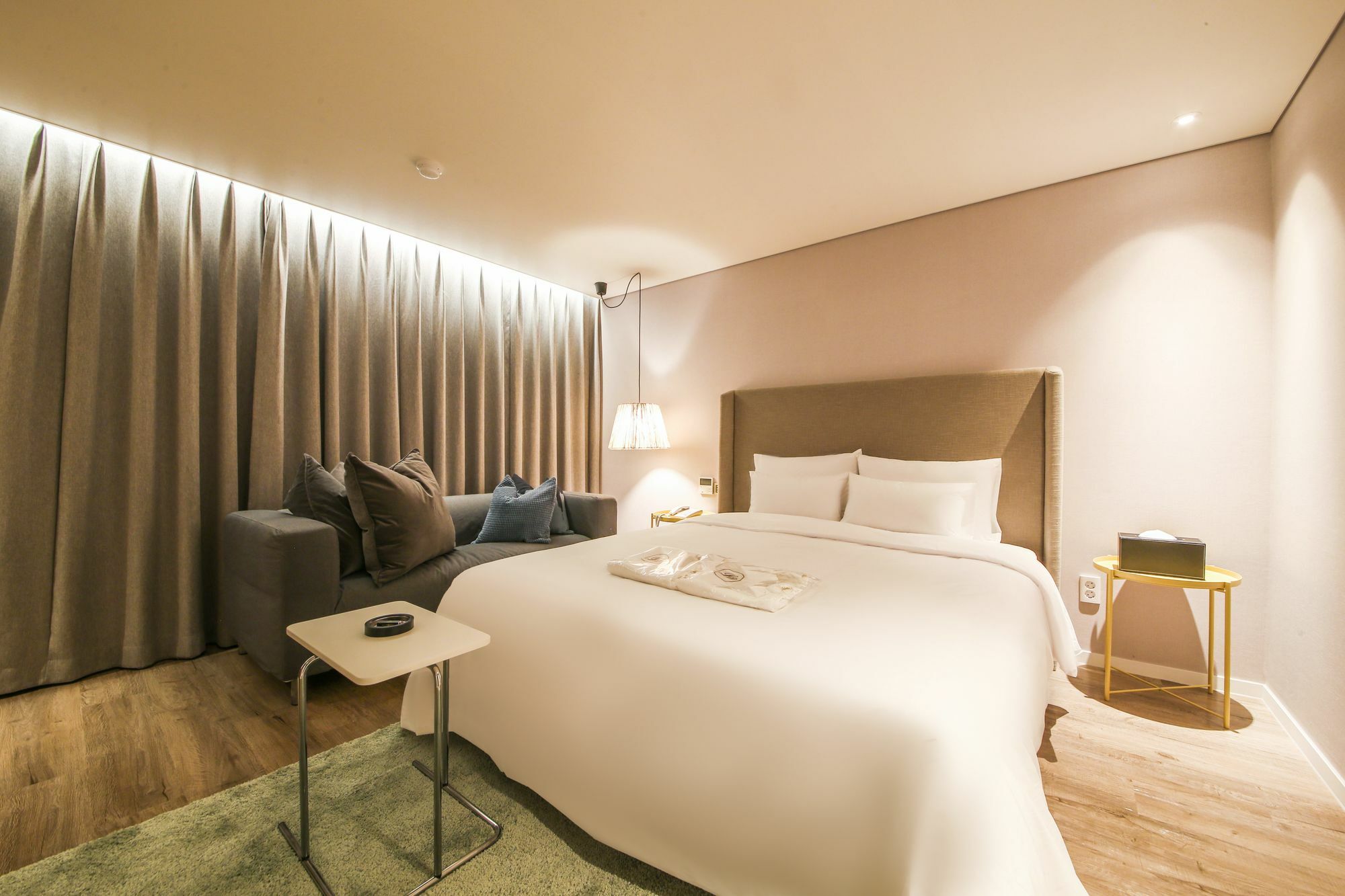 Hotel Londoner Hwamyeong Busan Buitenkant foto